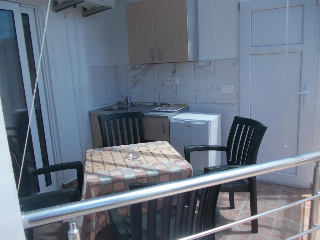 Apartments Idolga バール 部屋 写真