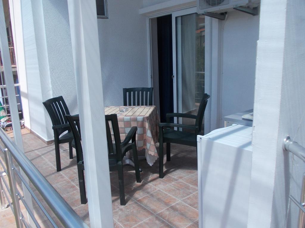 Apartments Idolga バール 部屋 写真